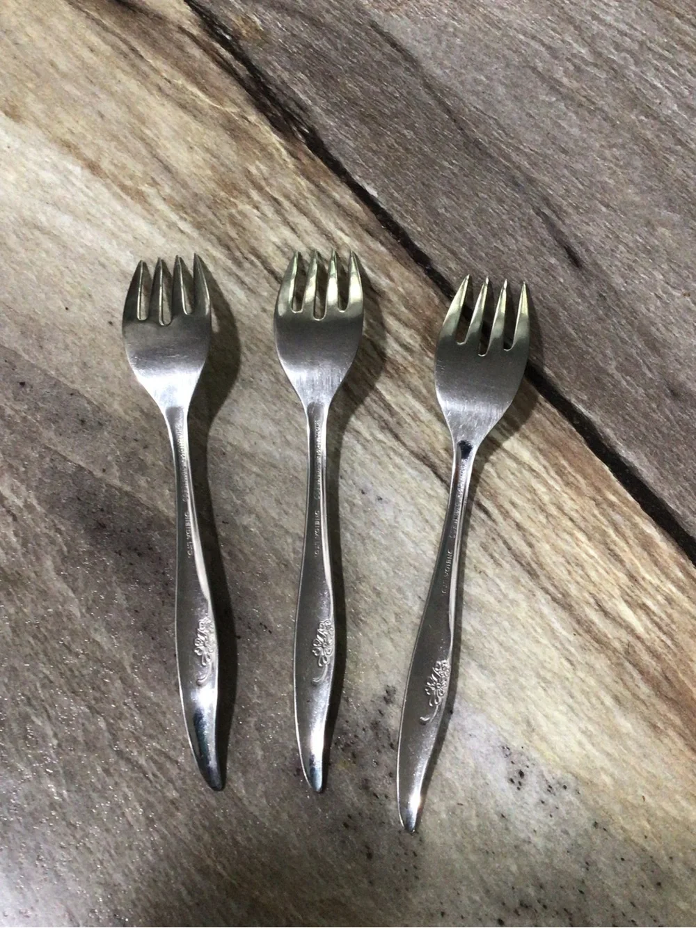 Vintage Oneida Stanhome OHS16 Floral Stainless Salad Dessert Forks Set of 3 USA